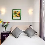 Everest Hotel 2*