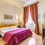 Everest Hotel