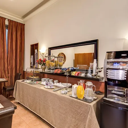 Everest Hotel