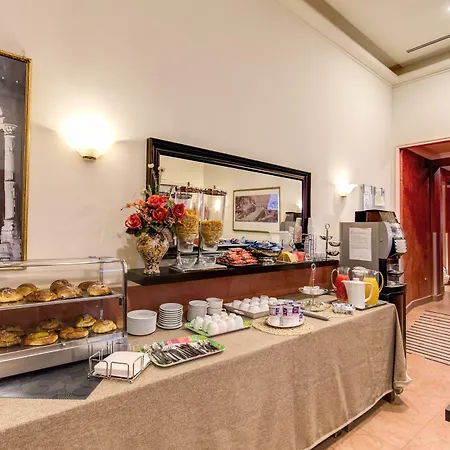 Everest Hotel 2*