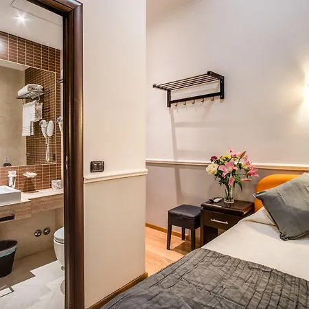 Hotel Everest 2*